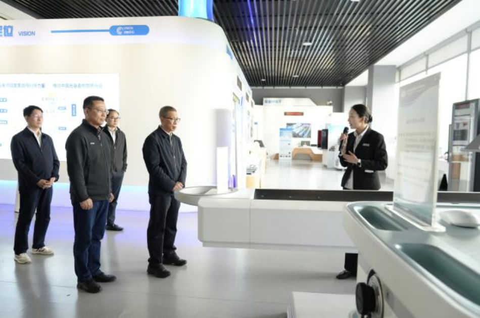 云南省科技厅赴武汉开展光电子信息产业专题调研