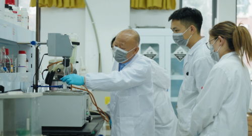 (宣教中心) 突破专利封锁!云南民族大学等单位破解高端医用材料海外长期垄断困局491.png